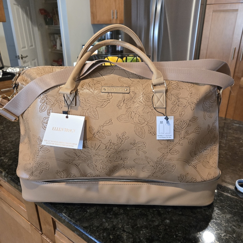 Ellen Tracy Floral Embossed Weekender Travel Bag NWT Beige Taupe - Picture 2 of 12